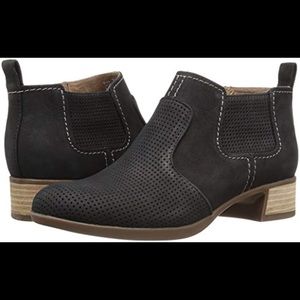 Dansko Lola Ankle Boot Black Nubuck size 40